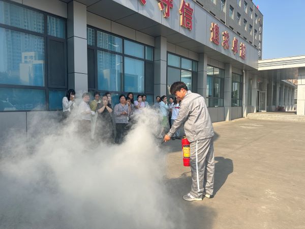 重庆分公司机关组织开展消防应急疏散演练 (1).jpg